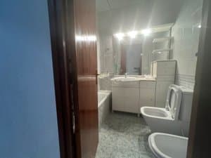 Baño con bañera y bidé