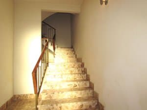 Escalera de acceso a la vivienda