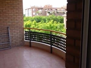 Terraza con vistas a la zona verde