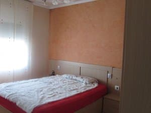 Dormitorio de matrimonio con armario