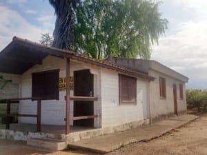 Casa con porche de madera