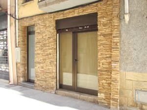 Escaparate del local en la esquina