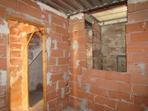 Estudio en obra con tabiques de ladrillo