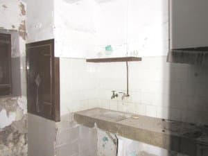 Pila de obra y estante