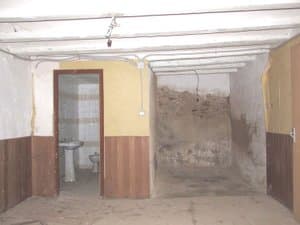 Planta baja con baño y estancias