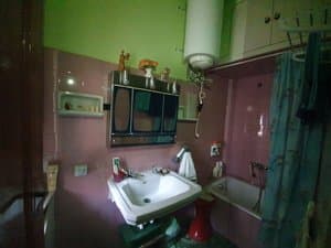 Baño con lavabo y bañera