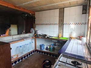 Cocina con encimera alicatada