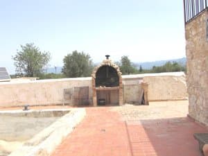 Zona de barbacoa con horno de obra