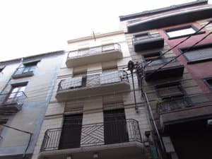 Fachada del edificio con balcones