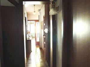 Pasillo hacia el comedor