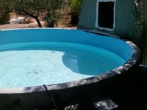 Piscina redonda junto a la cúpula