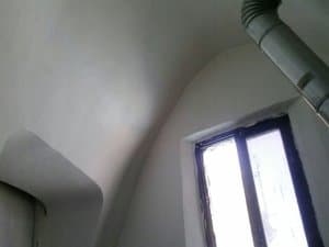 Interior abovedado con ventana